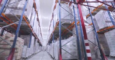 Donmuş depo. Dondurulmuş ve dondurulmuş gıda deposu. Dondurulmuş Depo.