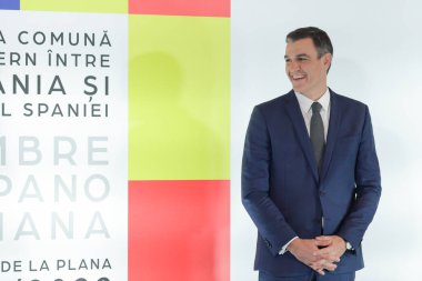 Castellon de la Plana, İspanya - 23 Kasım 2022: İspanya Hükümeti Başkanı Pedro Sanchez Perez-Castejon ve Romanya Başbakanı Nicolae Ciuca 'nın ortak basın toplantısı