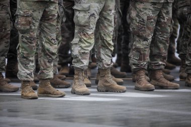 Mihail Kogalniceanu, Romanya - 31 Mart 2023: ABD askerleri, ABD birliklerinin Constanta kenti yakınlarındaki Mihail Kogalniceanu NATO hava üssündeki rotasyonlarını kutlamak amacıyla düzenlenen törende.