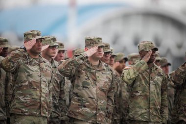 Mihail Kogalniceanu, Romanya - 31 Mart 2023: ABD askerleri, ABD birliklerinin Constanta kenti yakınlarındaki Mihail Kogalniceanu NATO hava üssündeki rotasyonlarını kutlamak amacıyla düzenlenen törende.