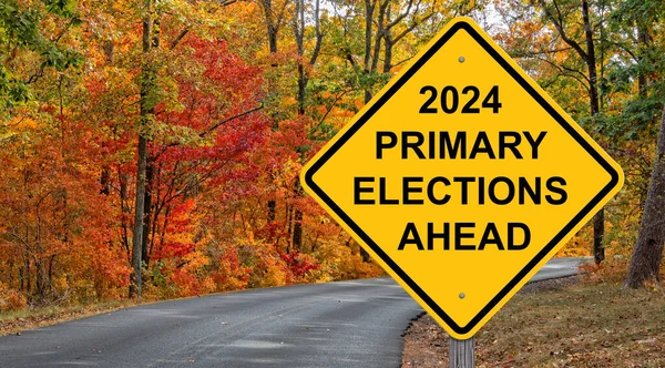 2024 Elecciones Primarias Por Delante Señal Precaución Antecedentes Otoño Imagen de archivo