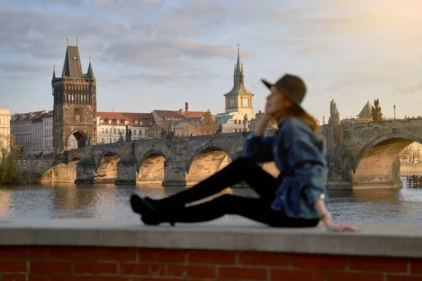 Stylish Young Beautiful Woman Earing Black Hat Prague Charles Bridge — Stockfoto
