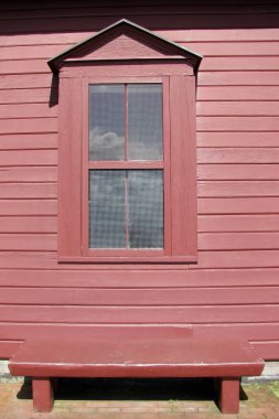 Port Townsend Yangın Çanı Kulesi 'nin arkasındaki bankta. WA, ABD