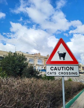 Valletta, Malta 'da Dikkat Kediler Uyarı Yolu İşareti.