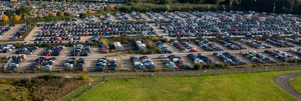 Panorama Aéreo Movimentado Estacionamento Aeroporto Dia Ensolarado — Fotografia de Stock