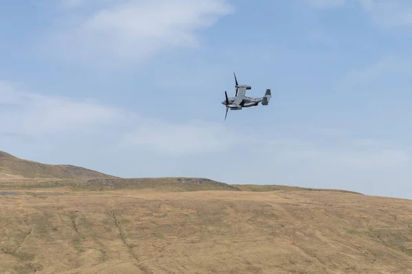 V22 Osprey Tiltrotor Military Aircraft Low Flying Yorkshire Dales — Stock Photo, Image