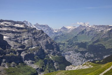 # Murren ve Schilthorn İsviçre # # Güneşli bir yaz günü Eigergletscher 'den #