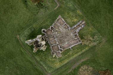 Edlingham Şatosu, alnwick Northumberland yakınlarında.