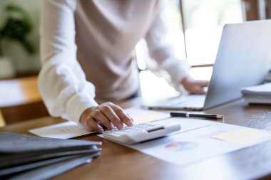 Maliyet Ekonomik Tasarruf ve Yatırım Konsepti Hesaplama Yatırım Çizelgeleri ve Hesaplama