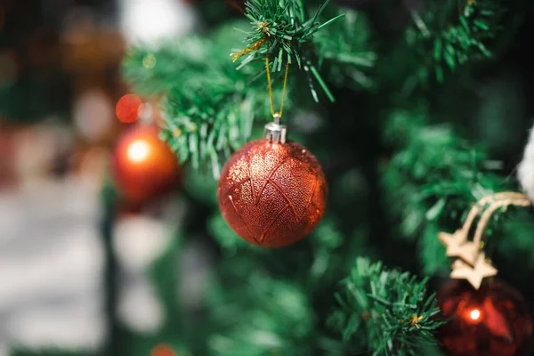 Kerstboom Met Decoraties Home Interieur Kerstmis Nieuwjaar Concept — Stockfoto