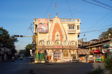 Indore, Madhya Pradesh, Hindistan - 24 Kasım 2022: Shri Sitla Mata Mandir, Shri Chhogalal Ustad Marg Kothari Market, Indore.