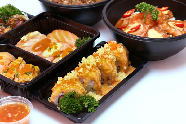 Set Van Japanse Voedsel Varkensvlees Rijst Zalm Augurk Zalm Sushi — Stockfoto