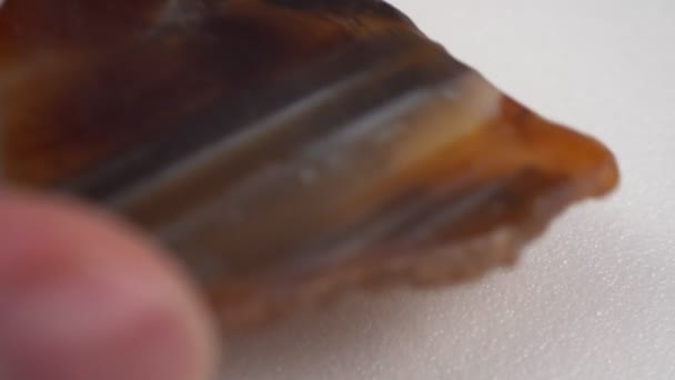 Piedra Ágata Piedra Preciosa Mineral Amuleto Protección Fondo Blanco — Vídeo de stock