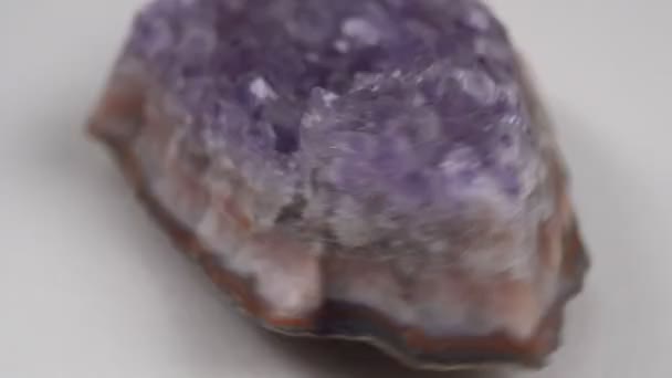 Purple Rough Amethyst Quartz Crystals Promote Calm Balance Peace Raw — Vídeo de Stock