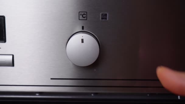 温度制御ノブも 調理モードまたはオーブン温度 選択的焦点 — ストック動画