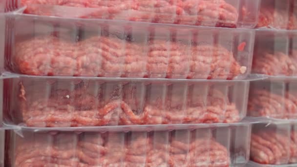 Ωμός Κιμάς Πλαστικές Συσκευασίες Υπεραγορές Ροζ Και Λευκό Κρέας Συστατικά — Αρχείο Βίντεο