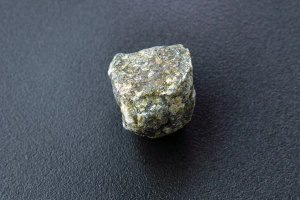 Surowy Labradoryt Naturalnych Minerałów Zbiorów Geologicznych — Zdjęcie stockowe