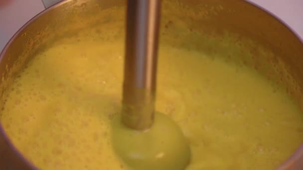 Preparação Sopa Abóbora Processo Fazer Sopa Creme Vegetal Com Liquidificador — Vídeo de Stock