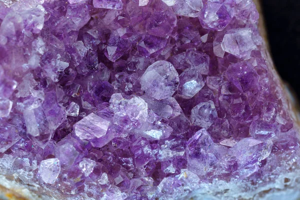 stock image Purple rough amethyst quartz crystals. Promote calm, balance and peace. Raw, close up macro