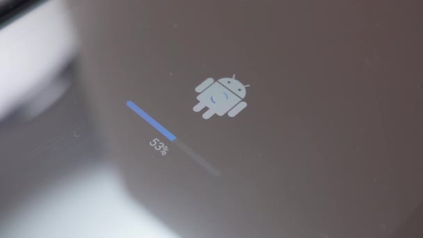 Tyumen ロシア 2023年3月29日 Androidの読み込み画面 デバイスのファームウェア選択フォーカスの更新 — ストック動画