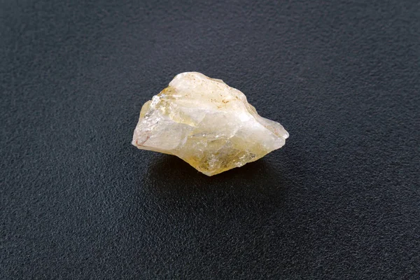 Cristal Piedra Gema Mineral Cuarzo Amarillo Citrino Fondo Negro —  Fotos de Stock