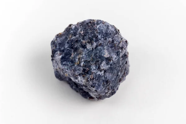 Naturstein Cordierit Edelstein Geologische Sammlung Rohkristall Weißer Hintergrund — Stockfoto