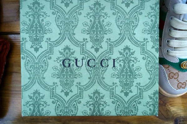Tyumen Rosja Lutego 2023 Trampki Gucci Stylowe Gucci Włoska Marka — Zdjęcie stockowe