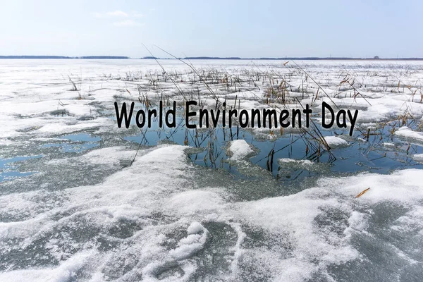 Dünya Çevre Günü Kış Gölü Karında Eriyor Sibirya Baharı Başlıyor — Stok fotoğraf