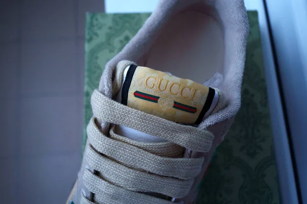 Tyumen Russia February 2023 Gucci Sneakers Logo Close Concepto Moda — Foto de Stock