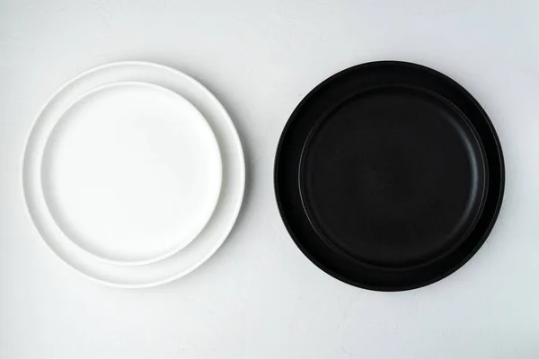 Beyaz Siyah Yiyecek Beton Zemin Üzerinde Boş Bir Seramik Kaptır — Stok fotoğraf