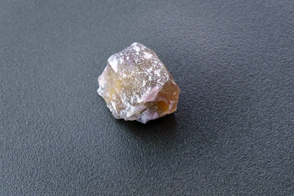Obearbetad Fluorit Mineralsten Naturliga Mineraler Mineralfluorit Genomskinlig Sten — Stockfoto
