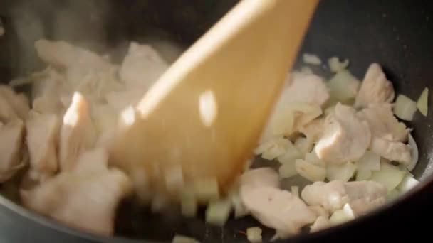 Julienne Kurczakiem Gotowanie Kawałków Mięsa Gotowanie Domowej Roboty Żywności — Wideo stockowe