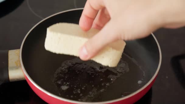日本菜 放在油锅里煎 有选择的重点 — 图库视频影像