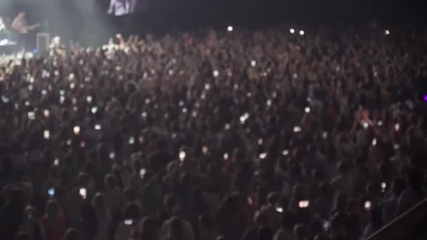 Sfondo Sfocato Con Folla Concerti Persone Che Festeggiano Nel Night — Video Stock