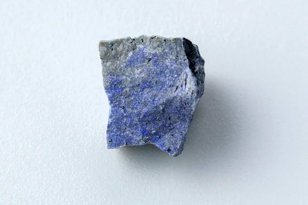 自然治癒の精神性と美しさの地質学 手の届かない宝石 デュモルティエライト岩 — ストック写真