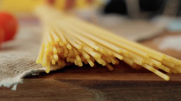 Italian Spaghetti Pasta Raw Food Background Texture Close Selective Focus — Stock Video