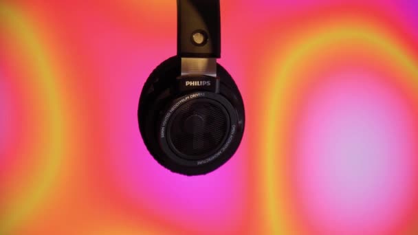 Tyumen Rusia Juni 2023 Headphone Philips Shp9500 Philips Adalah Perusahaan — Stok Video
