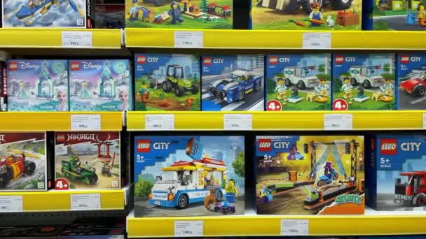 Tyumen Rusland Augustus 2023 Lego Bouwpakketten Koop Bij Lego Store — Stockvideo