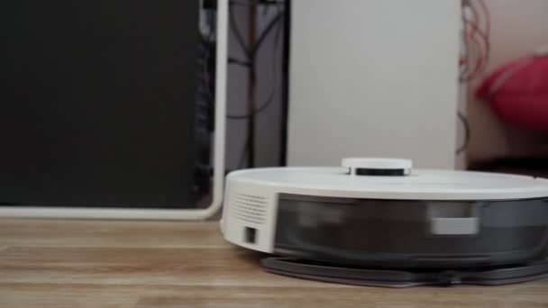 Σύγχρονη Λευκή Ρομποτική Ηλεκτρική Σκούπα Αυτοκινούμενο Ρομπότ Καθαρισμού Σύστημα Καθαρισμού — Αρχείο Βίντεο