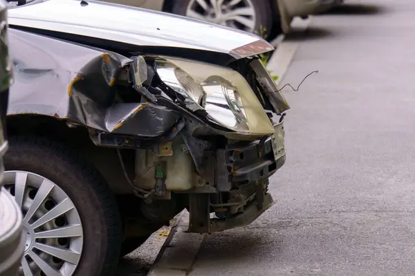 Аварія Вулиці Пошкоджені Автомобілі Після Зіткнення Місті Вибірковий Фокус — стокове фото