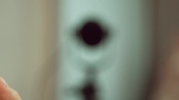 Тюмен Росія Жовтень 2023 Логотип Бренду Listerine Контейнер Миття Рота — стокове відео