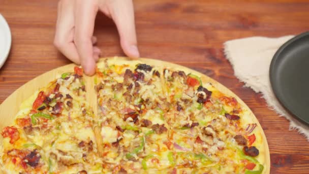 Pizza Caseira Pepperoni Estilo Louis Sem Fermento Muito Bacon Cebola — Vídeo de Stock