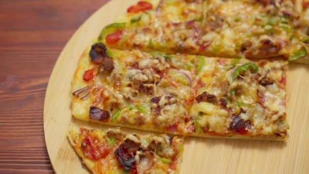セントルイススタイルのピザクラストは非常に薄く 鮮明で 生地に酵母はありません — ストック動画