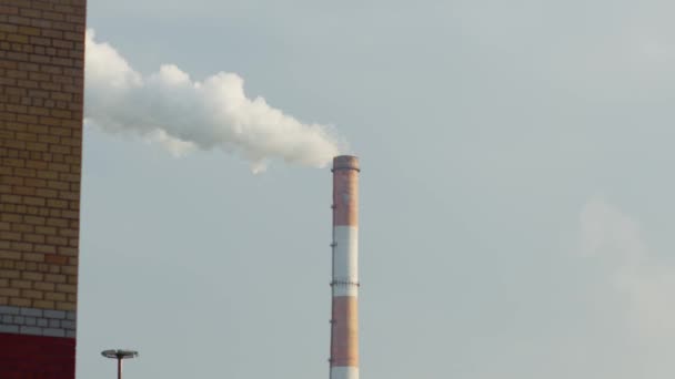 Fábrica Industrial Emitindo Fumos Tóxicos Que Danificam Meio Ambiente Poluição — Vídeo de Stock