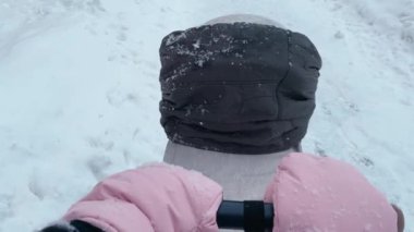 Kışın Yürüyüşü: Karlı Sessizlikte Çocukla Bir Baba Seyahati.