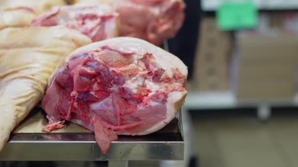 Rauw Vlees Wachtend Zijn Culinaire Bestemming Selectieve Focus — Stockvideo