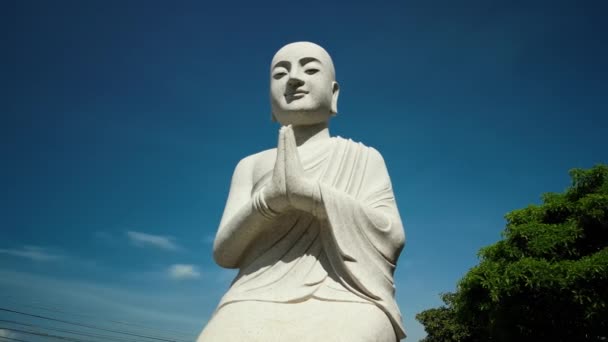 Flygfoto Footag Flyger Runt Den Enorma Big Buddha Statyn Vietnam — Stockvideo