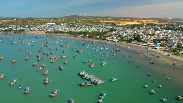 Aldeia Pescadores Mui Vietnã Centenas Barcos Ancorados Manhã Ensolarada Esta — Vídeo de Stock