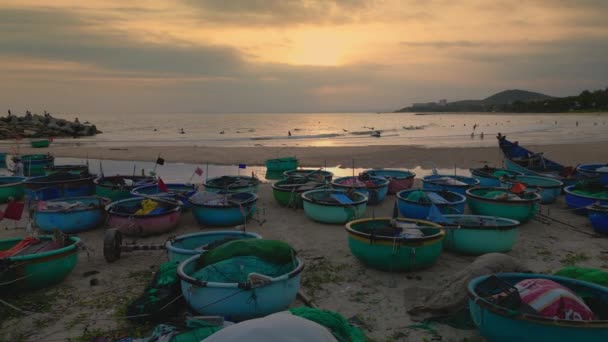Vackra Solnedgångar Texturer Garnet Bilder Från Drönaren Utsikt Från Stranden — Stockvideo