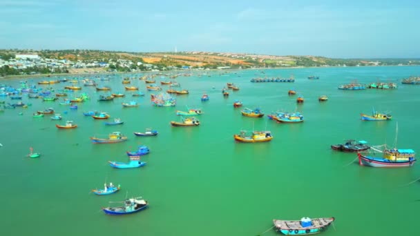 Várias Centenas Barcos Pesca Azmatian Estão Âncora Preparando Para Sair — Vídeo de Stock